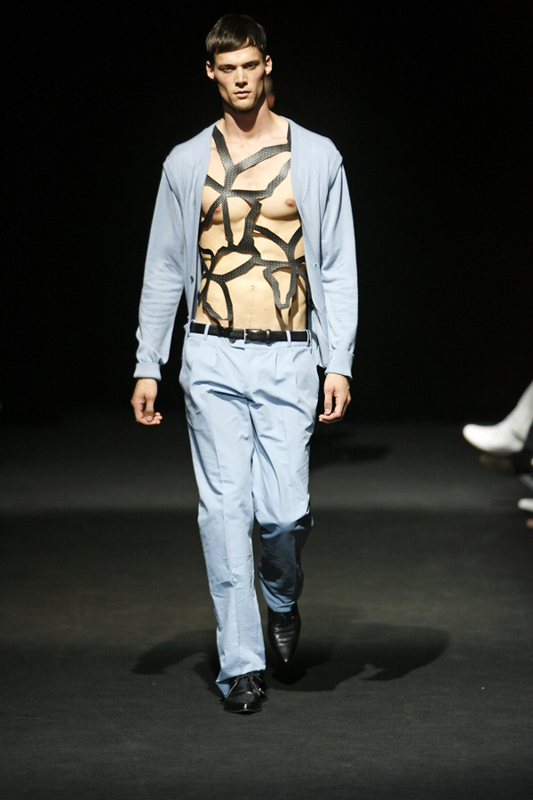 JEROEN VAN TUYL SPRING SUMMER 2007 MENSWEAR PARIS© PHOTO PETER STIGTER