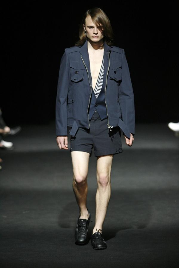 JEROEN VAN TUYL SPRING SUMMER 2007 MENSWEAR PARIS
© PHOTO PETER STIGTER