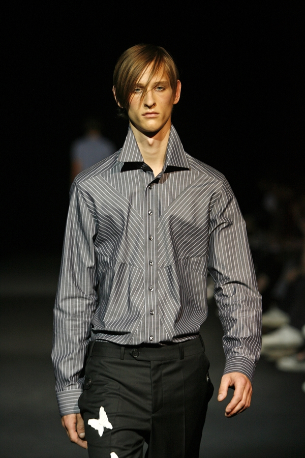 JEROEN VAN TUYL SPRING SUMMER 2007 MENSWEAR PARIS
© PHOTO PETER STIGTER