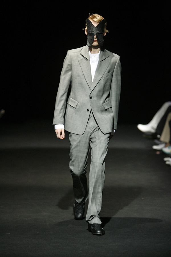 JEROEN VAN TUYL SPRING SUMMER 2007 MENSWEAR PARIS
© PHOTO PETER STIGTER