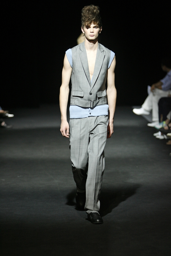JEROEN VAN TUYL SPRING SUMMER 2007 MENSWEAR PARIS
© PHOTO PETER STIGTER