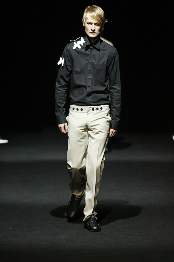 JEROEN VAN TUYL SPRING SUMMER 2007 MENSWEAR PARIS
© PHOTO PETER STIGTER
