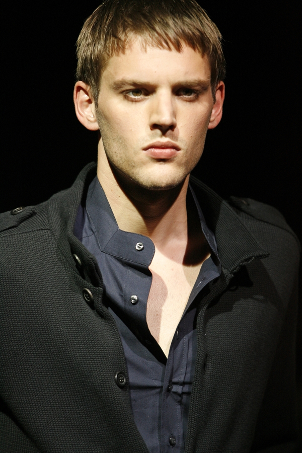 JEROEN VAN TUYL SPRING SUMMER 2007 MENSWEAR PARIS
© PHOTO PETER STIGTER