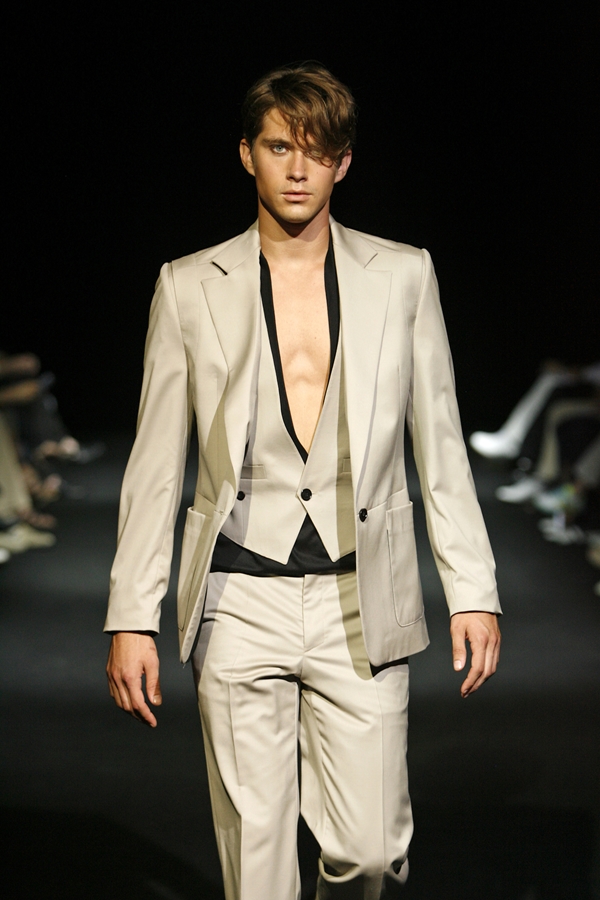 JEROEN VAN TUYL SPRING SUMMER 2007 MENSWEAR PARIS
© PHOTO PETER STIGTER