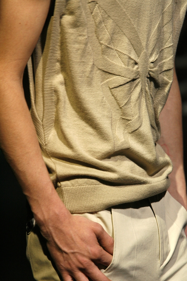 JEROEN VAN TUYL SPRING SUMMER 2007 MENSWEAR PARIS
© PHOTO PETER STIGTER