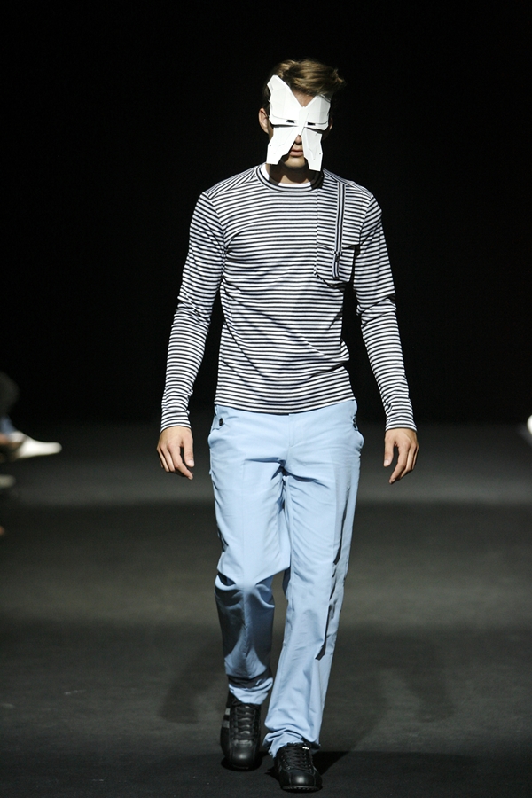JEROEN VAN TUYL SPRING SUMMER 2007 MENSWEAR PARIS
© PHOTO PETER STIGTER