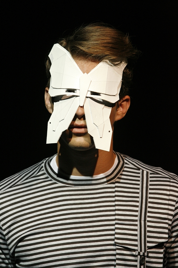 JEROEN VAN TUYL SPRING SUMMER 2007 MENSWEAR PARIS
© PHOTO PETER STIGTER